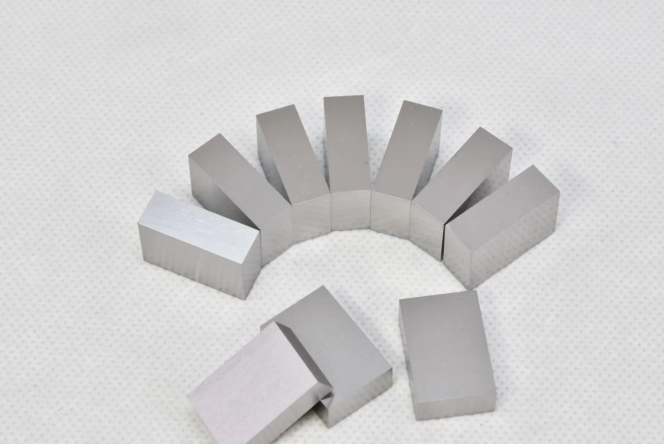Aloi berat tungsten WNiFe, WNiCu